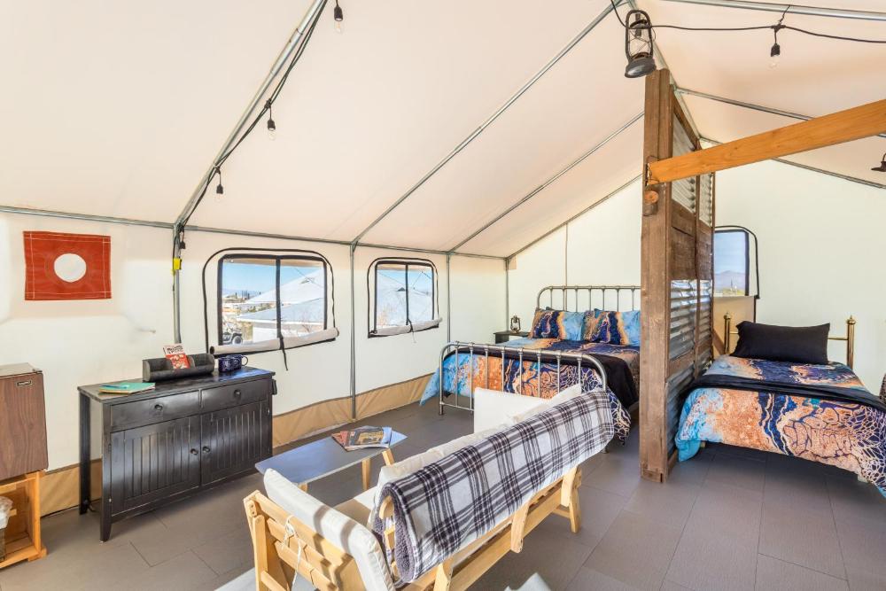Cozy Old West Glamping Walk to Tombstone
